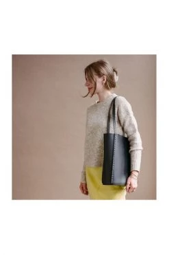 Balagan Schoudertassen Shoulder Bags Black 10 Balagan Schoudertassen Shoulder Bags Black -Balagan Winkel 129a33d53c3d9b7311bb9e2cd6c1d377