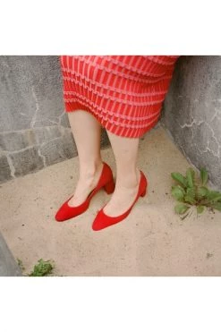 Balagan Pumps Almond Red -Balagan Winkel 5aaaefa0390147ca8c5c7c333fc7d702