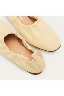 Balagan Ballerina's KEMET Beige -Balagan Winkel 64aae3594cf2b860a627ee03a04353d1