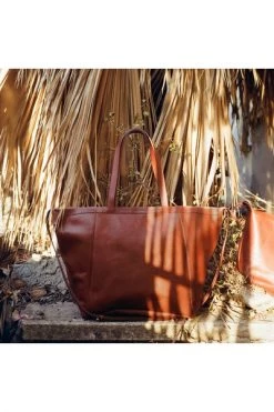 Balagan Handtassen Bag Irma L Brown 10 Balagan Handtassen Bag Irma L Brown -Balagan Winkel a34bcb2ea6d6e78d1ef56b155c4c15a4