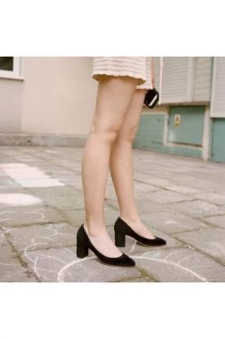 Balagan Migdal Pumps Black -Balagan Winkel a40b8ad4c439b32f54c29876dab3b961
