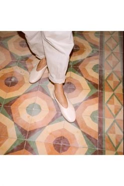 Balagan Ballerina's Shoes Opera Beige -Balagan Winkel c160b67c305f51f853fc4a5e3c50ab08