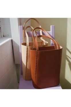 Balagan Schoudertassen Shoulder Bags Brown 11 Balagan Schoudertassen Shoulder Bags Brown -Balagan Winkel d66b154e3440c865f3a5d4e4a2b44d2f